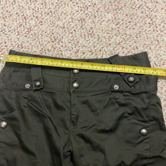 Moussy quality army green shorts with pockets - Picture 13 of 14